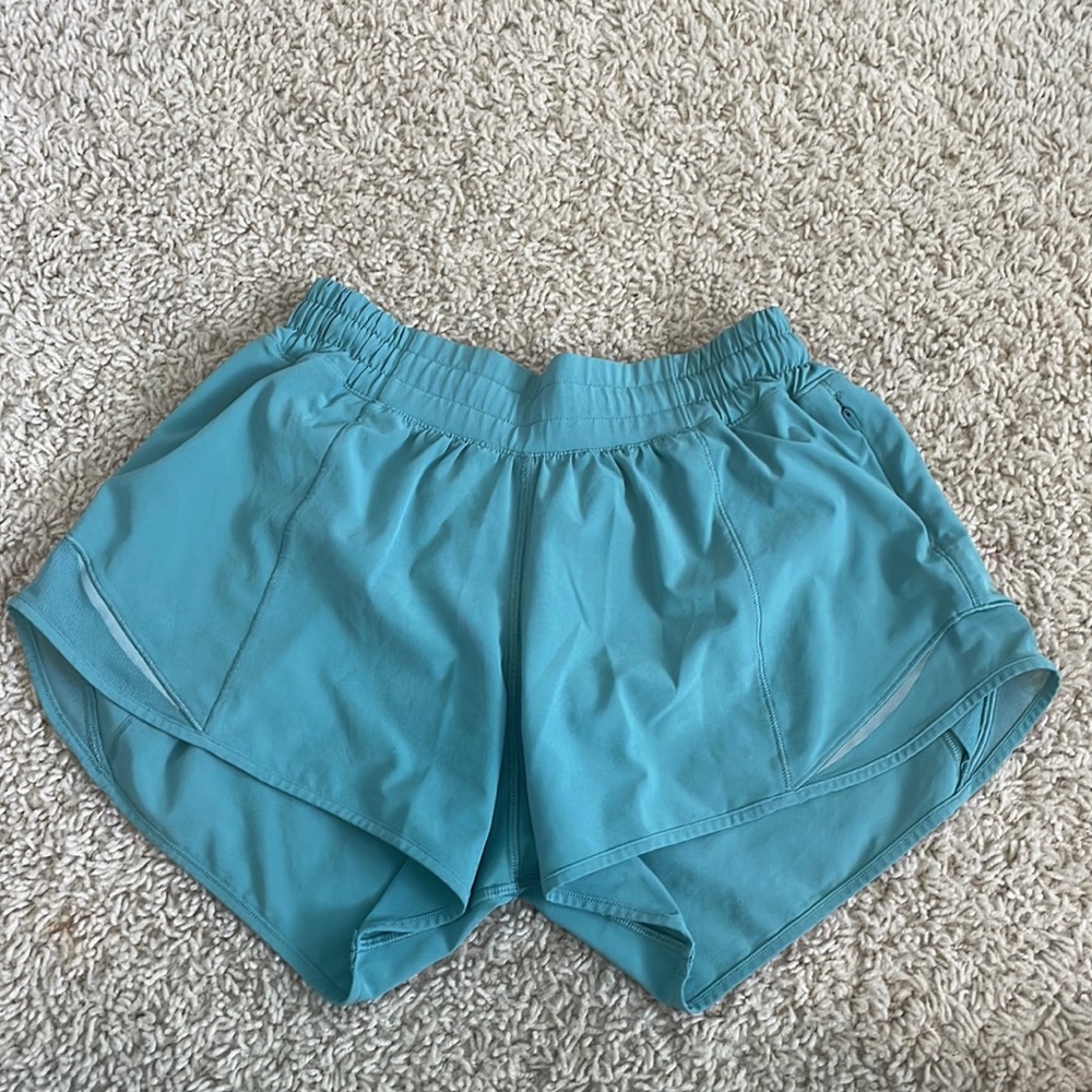 Lululemon 4 inch hotty hot shorts